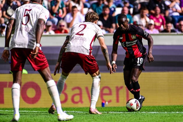 12.09.2026, GER, Fußball, Herren, 1. Bundesliga, FC Augsburg vs Bayer 04 Leverkusen Calvin Brackelmann (FC Augsburg, 2), Moussa Diaby (Leverkusen, 19) Augsburg WWK-Arena Bayern Deutschland *** September 12, 2026, GER, Soccer, Men s, 1. Bundesliga, FC Augsburg vs. Bayer 04 Leverkusen Calvin Brackelmann FC Augsburg, 2, Moussa Diaby Leverkusen, 19 Augsburg WWK Arena Bavaria, Germany Copyright: xNordphotox xHafnerx