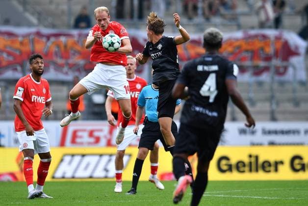 Rot Weiss Essen vs. Würzburger Kickers ** FOR EDITORIAL USE ONLY ** EDITORIAL USE ONLY ** p Soccer 3rd Division, Matchday 5: Rot-Weiss Essen vs. Würzburger Kickers on September 12, 2026, at the Stadion an der Hafenstrasse in Essen. Lucas Brumme, Rot-Weiss Essen, Germany, North Rhine-Westphalia, Essen. Copyright ThorstenxTillmann Copyright: ThorstenxTillmann doc87kk9bfilr7lc074azd ,EDITORIAL USE ONLY Copyright: ThorstenxTillmann