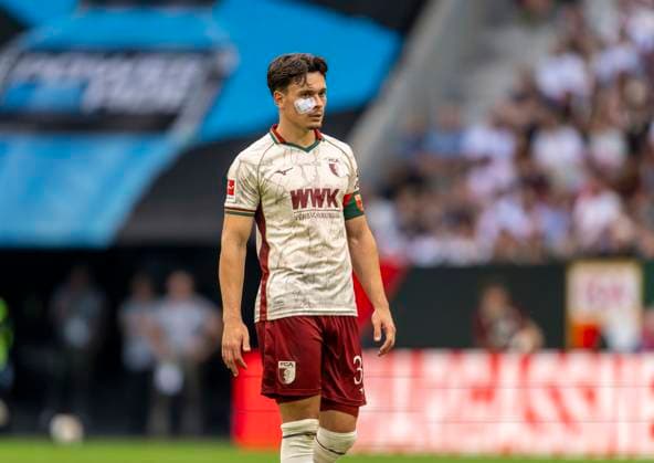 12.09.2026, Fussball Bundesliga 2026 2027, 3.Spieltag, FC Augsburg - Bayer Leverkusen, in der WWK-Arena Augsburg, Fabian Rieder (FC Augsburg) wurde an einer blutenden Gesichtswunde behandelt und hat ein großes Pflaster daran. ***DFL and DFB regulations prohibit any use of photographs as image sequences and or quasi-video.*** *** September 12, 2026, 2026–2027 Bundesliga, Matchday 3, FC Augsburg vs. Bayer Leverkusen, at the WWK Arena in Augsburg; Fabian Rieder of FC Augsburg was treated for a bleeding facial wound and has a large bandage on it ***DFL and DFB regulations prohibit any use of photographs as image sequences and or quasi-video***