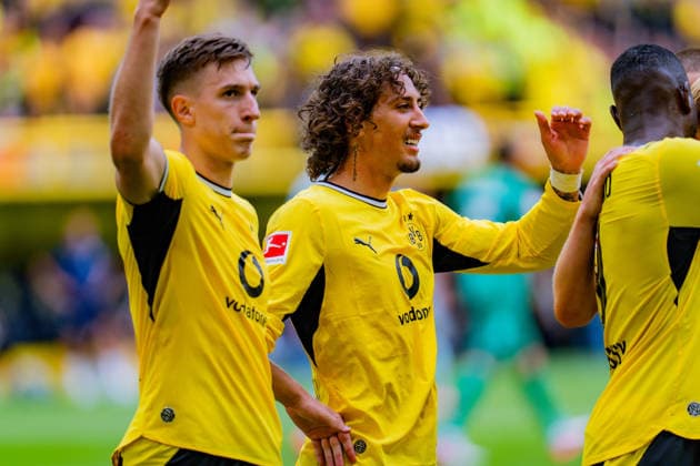 1. Bundesliga, 3. Spieltag, Borussia Dortmund vs. SC Paderborn 07 am 12.09.2026 VAR beim Tor zum 2:0 durch Serhou Guirassy mit Fabio Silva Nico Schlotterbeck *** Bundesliga 1, Matchday 3, Borussia Dortmund vs. SC Paderborn 07 on September 12, 2026: VAR review of Serhou Guirassy s goal to make it 2–0, involving Fabio Silva and Nico Schlotterbeck Copyright: xBahhoxKarax