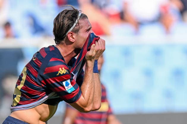 Genoa™s Lorenzo Colombo delusion during the Serie A soccer match between Genoa and Frosinone at the Luigi Ferraris Stadium in Genoa, Italy - Saturday, September 12, 2026. - Soccer .  Copyright: xTanoxPecoraro LaPressex