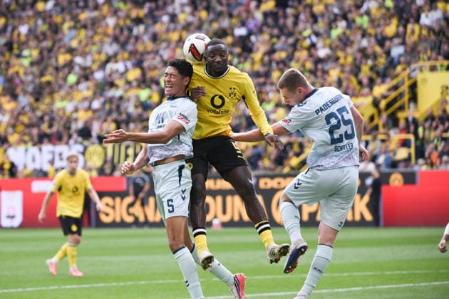 Santiago Castaneda (SC Paderborn), Serhou Guirassy (Borussia Dortmund), Tjark Scheller (SC Paderborn), v.li. 12.09.2026, Fussball 1. Bundesliga, Saison 2026 2027, 3. Spieltag, Borussia Dortmund - SC Paderborn 07 DFL regulations prohibit any use of photographs as image sequences and or quasi-video Dortmund Signal Iduna Park Nordrhein Westfalen Deutschland *** Santiago Castaneda (SC Paderborn), Serhou Guirassy (Borussia Dortmund), Tjark Scheller (SC Paderborn), from left, September 12, 2026, Soccer, Bundesliga, 2026–2027 season, Matchday 3, Borussia Dortmund vs. SC Paderborn 07. DFL regulations prohibit any use of photographs as image sequences and or quasi-video. Dortmund, Signal Iduna Park, North Rhine-Westphalia, Germany Team2