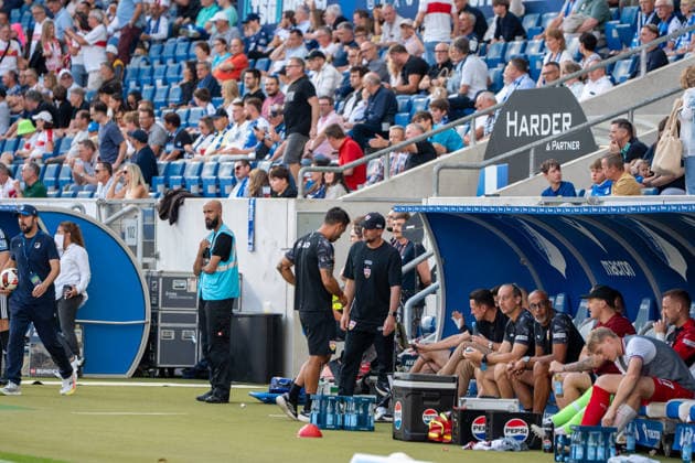 Fussball: 1. Bundesliga, 3. Spieltag, TSG Hoffenheim - VfB Stuttgart am 12.09.2026 in Sinsheim (SNP Arena), Deutschland, Saison 2026 2027: Sebastian Hoeneß (Trainer, VfB Stuttgart) Sinsheim SNP Arena Deutschland *** Soccer, Bundesliga 1, Matchday 3, TSG Hoffenheim vs. VfB Stuttgart on September 12, 2026, at Sinsheim SNP Arena, Germany, 2026–2027 season. Sebastian Hoeneß, Head Coach, VfB Stuttgart, Sinsheim SNP Arena, Germany Copyright: xPhilippxImhofx