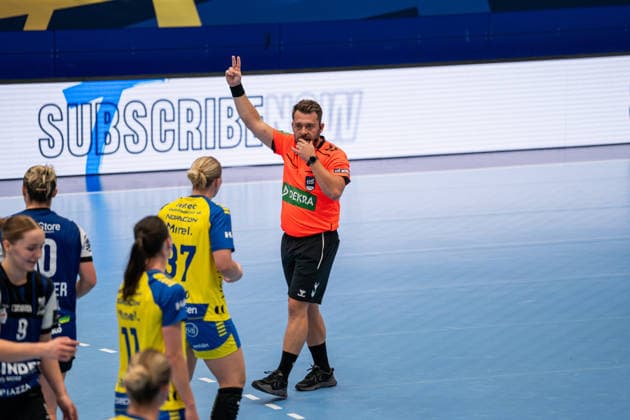 HSG Blomberg Lippe GER vs. Storhamar Handball Elite NOR, Handball, EHF Champions League Women, Group Stage, September 12, 2026, 2026–2027 Season, Lemgo: Referee Zoran Klus signals a 2-minute penalty against Lemgo at the Phoenix Contact Arena in Germany