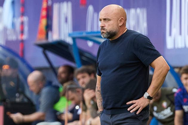 LaLiga EA Sports 2026–27 CA Osasuna vs. RCD Espanyol: Manolo Gonzalez, coach of Espanyol, during the LaLiga EA Sports match between CA Osasuna and RCD Espanyol played at El Sadar in Pamplona. Credit: Inigo Alzugaray, Agencia LOF, Pamplona. LaLiga EA Sports 2026 27 CA Osasuna vs. RCD Espanyol Copyright: xCredit:xInigoxAlzugarayx xAgencix