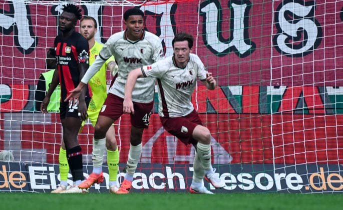 12.09.2026, xemx, Fussball 1.Bundesliga, FC Augsburg - Bayer 04 Leverkusen v.l. Michael Gregoritsch (FC Augsburg) Jubel, Torjubel, celebrate the goal, jubelt ueber das Tor zum 2:1 (DFL DFB REGULATIONS PROHIBIT ANY USE OF PHOTOGRAPHS as IMAGE SEQUENCES and or QUASI-VIDEO) Augsburg *** September 12, 2026, xemx, Soccer, Bundesliga 1, FC Augsburg vs. Bayer 04 Leverkusen – Michael Gregoritsch of FC Augsburg celebrates, Goal celebration, celebrating the goal, celebrating the 2–1 goal DFL DFB REGULATIONS PROHIBIT ANY USE OF PHOTOGRAPHS as IMAGE SEQUENCES and or QUASI-VIDEO Augsburg