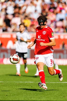 MAINZ, GERMANY - SEPTEMBER 12: Fabia Gruber (1. FSV Mainz 05, 3) controls the ball during the Bundesliga match between 1. FSV Mainz 05 vs. Eintracht Frankfurt at MEWA Arena on matchday 3 of the 1. Bundesliga on September 12, 2026 in Mainz, Germany. DFL REGULATIONS PROHIBIT ANY USE OF PHOTOGRAPHS AS IMAGE SEQUENCES AND OR QUASI-VIDEO. Rhineland-Palatinate Germany Copyright: xStephanxHahnex