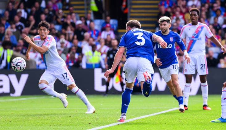 Crystal Palace v Ipswich Town Premier League Leif Davis of Ipswich Town scores his first goal and the team™s second against Crystal Palace during the Premier League match at Selhurst Park, London 12 09 2026 UK Newspapers OUT Copyright: xGraemexWilcocksonx FIL-23935-0060