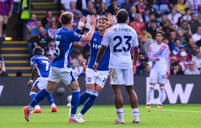 Crystal Palace v Ipswich Town Premier League Leif Davis of Ipswich Town celebrates scoring his first goal and the team™s second against Crystal Palace during the Premier League match at Selhurst Park, London 12 09 2026 UK Newspapers OUT Copyright: xGraemexWilcocksonx FIL-23935-0062