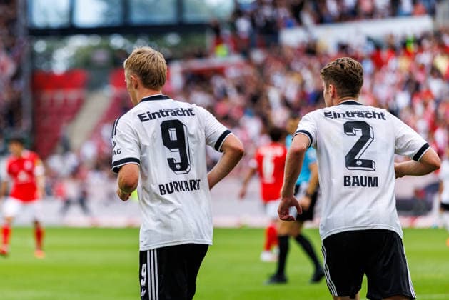 MAINZ, GERMANY - SEPTEMBER 12: Jonathan Burkardt (Eintracht Frankfurt, 9) celebrates scoring his team s second goal with teammates during the Bundesliga match between 1. FSV Mainz 05 vs. Eintracht Frankfurt at MEWA Arena on matchday 3 of the 1. Bundesliga on September 12, 2026 in Mainz, Germany. DFL REGULATIONS PROHIBIT ANY USE OF PHOTOGRAPHS AS IMAGE SEQUENCES AND OR QUASI-VIDEO. Rhineland-Palatinate Germany Copyright: xStephanxHahnex