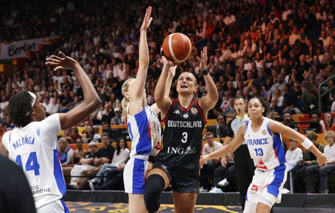 Marine Johannes, Alexandra Wilke with the ball, Janelle Salaun, one-on-one, game action, sports, basketball, FIBA World Cup, Women s World Championship, World Cup semifinals, 2026–2027 season, December 9, 2026, France (FRA) vs. DBB Germany (GER)