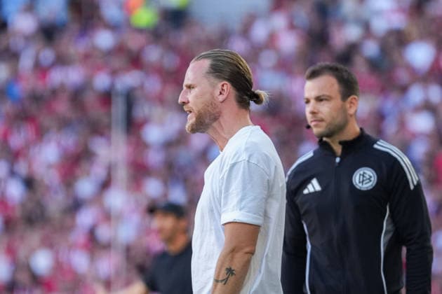 1. Bundesliga: SC Freiburg vs Borussia Mönchengladbach, 12.09.2026 Eugen PolaÅ ski (Borussia Mönchengladbach, Trainer) 1. Bundesliga: SC Freiburg vs Borussia Mönchengladbach, Europa-Park-Stadion, 12.09.2026 DFB DFL REGULATIONS PROHIBIT ANY USE OF PHOTOGRAPHS AS IMAGE SEQUENCES AND OR QUASI-VIDEO. *** 1 Bundesliga: SC Freiburg vs. Borussia Mönchengladbach, September 12, 2026 Eugen PolaÅ ski, Borussia Mönchengladbach, Coach 1 Bundesliga: SC Freiburg vs. Borussia Mönchengladbach, Europa-Park Stadium, September 12, 2026 DFB and DFL regulations prohibit any use of photographs as image sequences and or quasi-video. Copyright: xBEAUTIFULxSPORTS Boscox