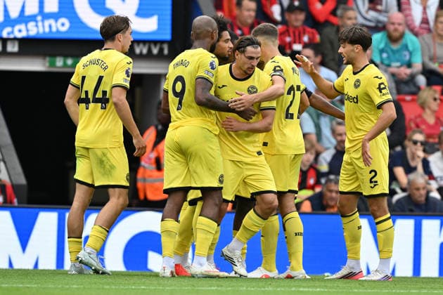 Bournemouth v Brentford Premier League Brentford Players celebrate their side s first goal during the Premier League match at the Vitality Stadium, Bournemouth 12 09 2026 UK Newspapers OUT Copyright: xJeremyxLandeyx FIL-23934-0038