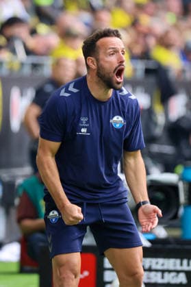 Dortmund, Deutschland: 12.09.2026 - 1. Bundesliga 2026 27 - 3. Spieltag - Borussia Dortmund vs. SC Paderborn Im Bild: Cheftrainer Ralf Kettemann (Paderborn) (DFL DFB REGULATIONS PROHIBIT ANY USE OF PHOTOGRAPHS as IMAGE SEQUENCES and or QUASI-VIDEO) *** *** Dortmund, Germany September 12, 2026 Bundesliga 2026 Matchday 27 Borussia Dortmund vs. SC Paderborn Pictured: Head Coach Ralf Kettemann, Paderborn DFL DFB REGULATIONS PROHIBIT ANY USE OF PHOTOGRAPHS AS IMAGE SEQUENCES AND or QUASI-VIDEO *** Copyright: HMBxMedia MadeleinexFantini