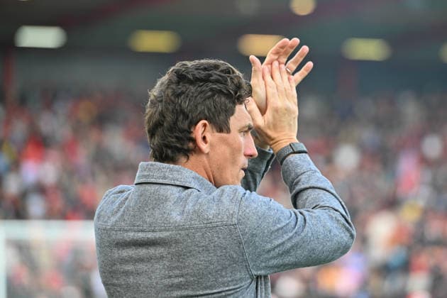 AFC Bournemouth v Brentford, Premier League Brentford Manager Keith Andrews applauds fans during the AFC Bournemouth v Brentford Premier League match at Vitality Stadium, Bournemouth, England on 12 September 2026 Credit: Andy Thomas Every Second Media Editorial use only. All images are copyright Every Second Media Limited. No images may be reproduced without prior permission. All rights reserved. Premier League and Football League images are subject to licensing agreements with Football DataCo Limited. see https: www.football-dataco.com Copyright: xIMAGO EveryxSecondxMediax ESM-2160-0033 AndyxThomasx xEveryxSecondxMediax