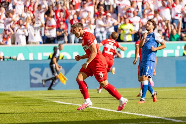 12.09.26 TSG Hoffenheim - VfB Stuttgart Deutschland, Sinsheim, 12.09.2026, Fussball, Bundesliga, Saison 2026 2027, TSG Hoffenheim - VfB Stuttgart: Ermedin Demirovic (VfB Stuttgart), Jubel Tor 1:1 Mittelstädt. *** September 12, 2026 TSG Hoffenheim vs. VfB Stuttgart Germany, Sinsheim, September 12, 2026, Soccer, Bundesliga, 2026–2027 Season, TSG Hoffenheim vs. VfB Stuttgart, Ermedin Demirovic (VfB Stuttgart), celebrating a goal (1–1), Mittelstädt
