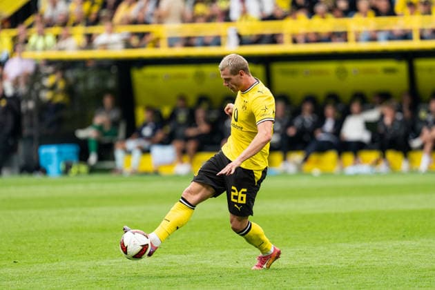 12.09.2026, GER, Bundesliga, 3. Spieltag, Saison 2026 2027 - BV Borussia Dortmund vs. SC Paderborn Julian Ryerson (Borussia Dortmund, 26) Einzelaktion; Ganzkörper Ganzkoerper ; Ball am Fuss; Dortmund Signal Iduna Park Dortmund Deutschland *** September 12, 2026, GER, Bundesliga, Matchday 3, 2026–2027 Season, BV Borussia Dortmund vs. SC Paderborn, Julian Ryerson, Borussia Dortmund, 26, individual play, full body, ball at his feet, Dortmund, Signal Iduna Park, Dortmund, Germany Copyright: xnordphotoxGmbHx xChristianxSchulzex