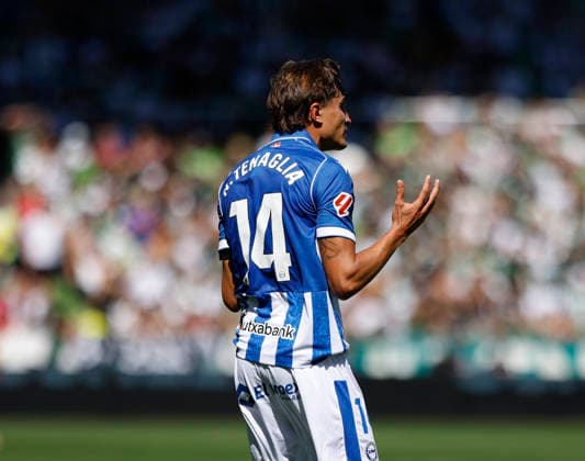 Real Racing Club de Santander v Deportivo Alaves - LaLiga EA Sports 2026 27 Nahuel Tenaglia of Deportivo Alaves reacts to a missed opportunity during the LaLiga EA Sports match between Racing de Santander and Deportivo Alaves at El Sardinero Stadium in Santander, Spain, on September 12, 2026. Santander Cantabria Spain  Copyright: xDavidxFernandezx originalFilename:fern__ndez-racingde260912_np8T2.jpg