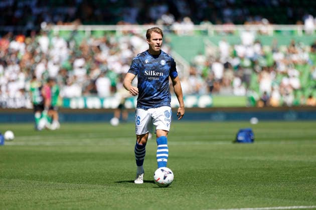 Real Racing Club de Santander v Deportivo Alaves - LaLiga EA Sports 2026 27 Ville Koski of Deportivo Alaves warms up during the LaLiga EA Sports match between Racing de Santander and Deportivo Alaves at El Sardinero Stadium in Santander, Spain, on September 12, 2026. Santander Cantabria Spain  Copyright: xDavidxFernandezx originalFilename:fern__ndez-racingde260912_npNNF.jpg