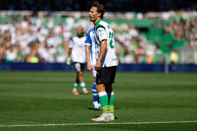 Real Racing Club de Santander v Deportivo Alaves - LaLiga EA Sports 2026 27 Sergio Canales of Racing de Santander looks on during the LaLiga EA Sports match between Racing de Santander and Deportivo Alaves at El Sardinero Stadium in Santander, Spain, on September 12, 2026. Santander Cantabria Spain  Copyright: xDavidxFernandezx originalFilename:fern__ndez-racingde260912_nporB.jpg