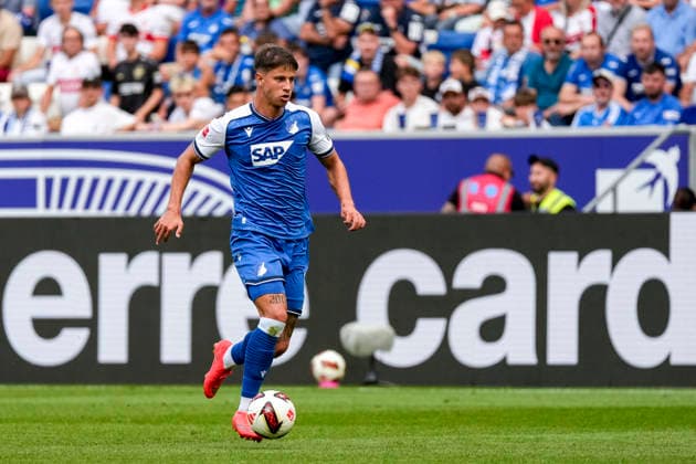 Adam Hlozek (Hoffenheim, 10), am Ball, Freisteller, Ganzkörper, Einzelbild, Einzelfoto, Aktion, Action, 12.09.2026, Sinsheim (Deutschland), Fussball, Bundesliga, TSG 1899 Hoffenheim - VfB Stuttgart, DFB DFL REGULATIONS PROHIBIT ANY USE OF PHOTOGRAPHS AS IMAGE SEQUENCES AND OR QUASI-VIDEO. *** Adam Hlozek Hoffenheim, 10, on the ball, isolated figure, full-body shot, single frame, single photo, action, September 12, 2026, Sinsheim, Germany, soccer, Bundesliga, TSG 1899 Hoffenheim vs. VfB Stuttgart, DFB and DFL regulations prohibit any use of photographs as image sequences and or quasi-video xozx