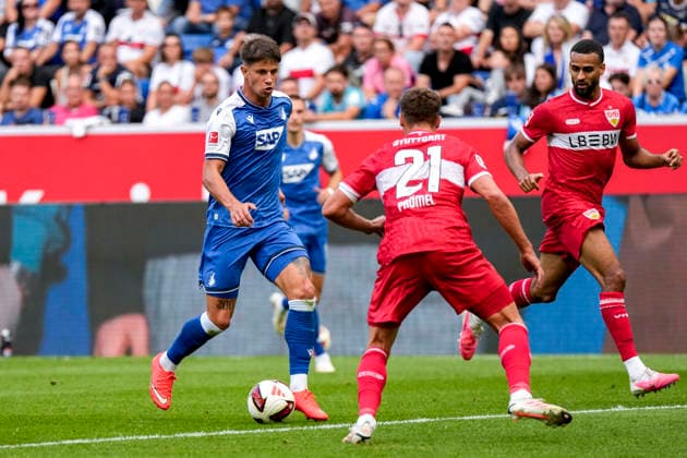 v.li.: Adam Hlozek (Hoffenheim, 10), Grischa Prömel (VfB, 21), Josha Vagnoman (VfB, 4), Zweikampf, Spielszene, Duell, duel, tackle, tackling, Dynamik, Action, Aktion, 12.09.2026, Sinsheim (Deutschland), Fussball, Bundesliga, TSG 1899 Hoffenheim - VfB Stuttgart, DFB DFL REGULATIONS PROHIBIT ANY USE OF PHOTOGRAPHS AS IMAGE SEQUENCES AND OR QUASI-VIDEO. *** From left: Adam Hlozek (Hoffenheim), 10, Grischa Prömel (VfB), 21, Josha Vagnoman (VfB), 4, tackle, game scene, duel, tackle, tackling, dynamic, action, 12 09 2026, Sinsheim, Germany, soccer, Bundesliga, TSG 1899 Hoffenheim vs. VfB Stuttgart, DFB and DFL regulations prohibit any use of photographs as image sequences and or quasi-video xozx