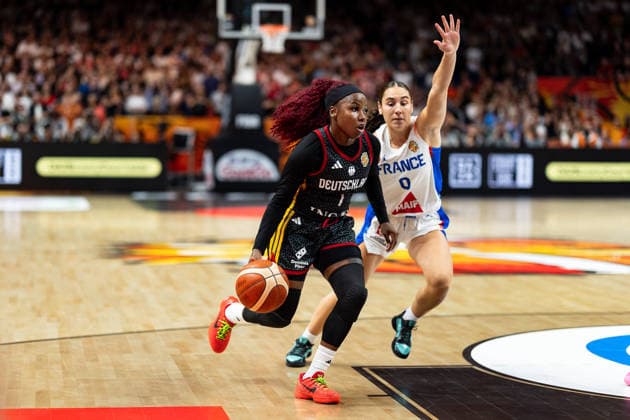 Alexis Peterson (Germany), No. 01, dribbling against Carla Leite (France), No. 00, GER, France vs. Germany, Basketball, 2026 FIBA Women’s World Cup, Semifinals, September 12, 2026, GER, France vs. Germany, Basketball, FIBA Women’s World Cup 2026, Semifinals, September 12, 2026, Berlin Copyright: xEibner-Pressefoto MaxxVincenx EP_MVN