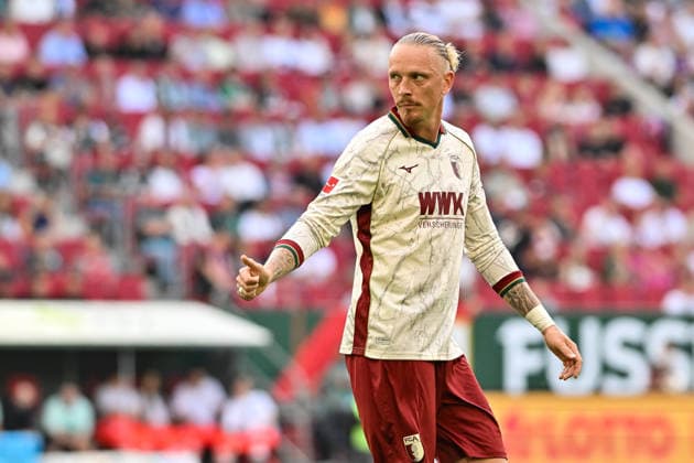 1. Fussball Bundesliga: FC Augsburg - Bayer 04 Leverkusen, 12.09.2026 AUGSBURG, GERMANY; 12. SEPTEMBER: Daumen hoch - Marius WOLF (FC Augsburg 27) Einzelfoto Freisteller während dem Match der Bundesliga zwischen dem FC Augsburg und Bayer 04 Leverkusen am 3. Spieltag in der WWK-Arena DFL REGULATIONS PROHIBIT ANY USE OF PHOTOGRAPHS AS IMAGE SEQUENCES AND OR QUASI-VIDEO *** 1 Bundesliga: FC Augsburg vs. Bayer 04 Leverkusen, September 12, 2026, AUGSBURG, GERMANY SEPTEMBER 12 Thumbs up Marius WOLF FC Augsburg 27 Single photo, cropped, taken during the Bundesliga match between FC Augsburg and Bayer 04 Leverkusen on Matchday 3 at the WWK Arena. DFL REGULATIONS PROHIBIT ANY USE OF PHOTOGRAPHHS AS IMAGE SEQUENCES AND OR QUASI-VIDEO Copyright: xBEAUTIFULxSPORTS Goldbergx