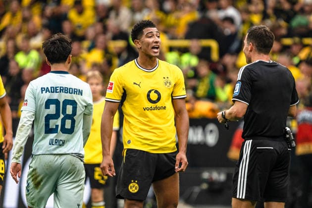 Deutschland: Bundesliga 2026 2027 3. Spieltag, Borussia Dortmund vs. SC Paderborn 07 , Samstag, 12.09.2026 Signal Iduna Park, Nordrhein-Westfalen Harm Osmers (Schiedsrichter) Gelbe Karte Jobe Bellingham (Borussia Dortmund, 7) *** Germany Bundesliga 2026–2027, Matchday 3: Borussia Dortmund vs. SC Paderborn 07, Saturday, September 12, 2026, Signal Iduna Park, North Rhine-Westphalia; Referee: Harm Osmers; Yellow card: Jobe Bellingham (Borussia Dortmund), 7 Copyright: xCelinaxLeiersx