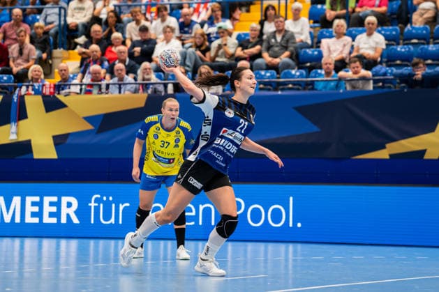 HSG Blomberg Lippe GER vs. Storhamar Handball Elite NOR, Handball, EHF Champions League Women, Group Stage, September 12, 2026, 2026–2027 Season, Lemgo: Nuria Bucher (HSG Blomberg Lippe), age 21, taking a 7-meter throw at the Lemgo Phoenix Contact Arena, Germany