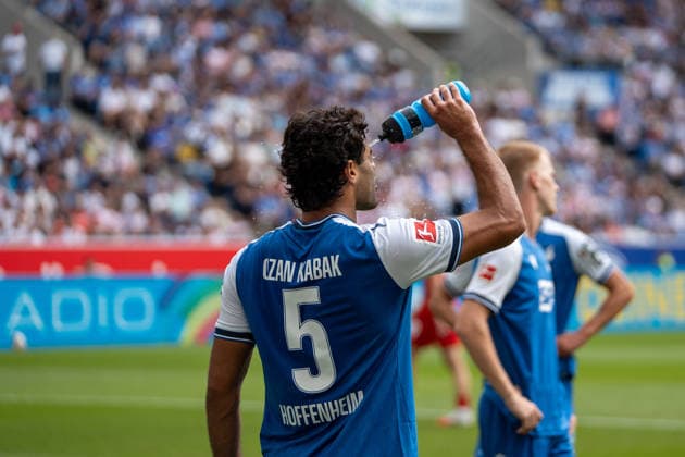 Fussball: 1. Bundesliga, 3. Spieltag, TSG Hoffenheim - VfB Stuttgart am 12.09.2026 in Sinsheim (SNP Arena), Deutschland, Saison 2026 2027: Ozan Kabak (TSG Hoffenheim, 5) Sinsheim SNP Arena Deutschland *** Soccer: Bundesliga 1, Matchday 3, TSG Hoffenheim vs. VfB Stuttgart on September 12, 2026, at Sinsheim SNP Arena, Germany, 2026–2027 season; Ozan Kabak, TSG Hoffenheim; 5, Sinsheim SNP Arena, Germany Copyright: xPhilippxImhofx