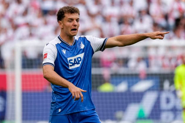 Fisnik Asllani (Hoffenheim, 11), gibt Anweisungen, gestikuliert, mit den Armen gestikulieren, Einzelbild, Einzelfoto, Aktion, Action, 12.09.2026, Sinsheim (Deutschland), Fussball, Bundesliga, TSG 1899 Hoffenheim - VfB Stuttgart, DFB DFL REGULATIONS PROHIBIT ANY USE OF PHOTOGRAPHS AS IMAGE SEQUENCES AND OR QUASI-VIDEO. *** Fisnik Asllani Hoffenheim, 11, giving instructions, gesturing, gesturing with his arms, single frame, single photo, action, 12 09 2026, Sinsheim, Germany, soccer, Bundesliga, TSG 1899 Hoffenheim vs. VfB Stuttgart, DFB and DFL regulations prohibit any use of photographs as image sequences and or quasi-video xozx