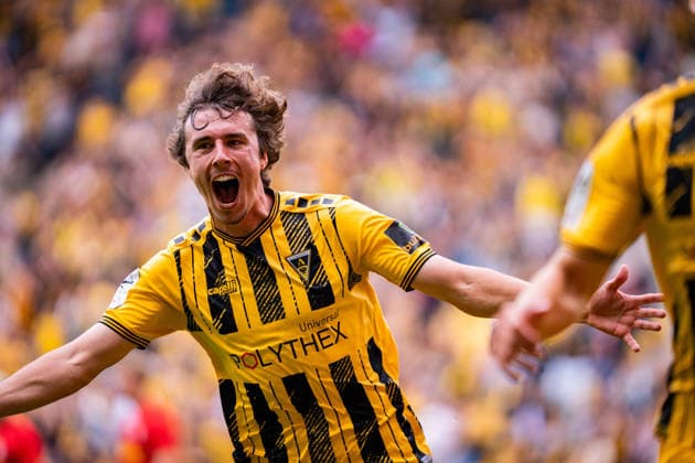 Louis Köster, Alemannia Aachen, 08 celebrates the 1–0 goal by Mika Schroers, Alemannia Aachen, 27 TSV Alemannia Aachen vs. SSV Jahn Regensburg, soccer, 3rd Division, Matchday 5, 2026–2027 season, September 12, 2026 DFB regulations prohibit any use of photographs as image sequences and or quasi-video TSV Alemannia Aachen vs. SSV Jahn Regensburg, Soccer, 3rd League, Matchday 5, 2026–2027 Season, September 12, 2026, Aachen Copyright: xEibner-Pressefoto J.xDerondeaux EP_JDU