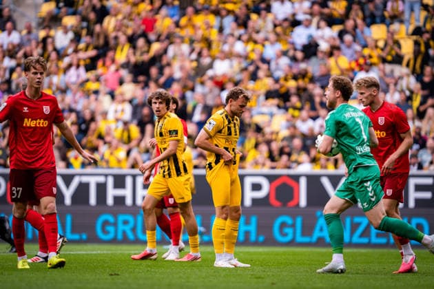 Mika Schroers, Alemannia Aachen, 27, after a missed chance; TSV Alemannia Aachen vs. SSV Jahn Regensburg, soccer, 3rd Division, Matchday 5, 2026–2027 season, September 12, 2026 DFB regulations prohibit any use of photographs as image sequences and or quasi-video TSV Alemannia Aachen vs. SSV Jahn Regensburg, Soccer, 3rd Division, Matchday 5, 2026–2027 season, September 12, 2026, Aachen Copyright: xEibner-Pressefoto J.xDerondeaux EP_JDU
