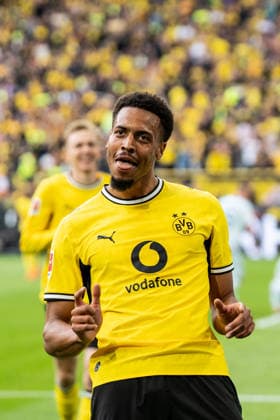 12.09.2026, GER, Bundesliga, 3. Spieltag, Saison 2026 2027 - BV Borussia Dortmund vs. SC Paderborn Torjubel Jubel ueber das Tor zum 2:0 durch Felix Nmecha (Borussia Dortmund, 8) Dortmund Signal Iduna Park Dortmund Deutschland *** September 12, 2026, GER, Bundesliga, Matchday 3, 2026–2027 Season, BV Borussia Dortmund vs. SC Paderborn, Goal Celebration: Cheers for Felix Nmecha s goal that made it 2–0 for Borussia Dortmund, 8, Signal Iduna Park, Dortmund, Germany Copyright: xnordphotoxGmbHx xChristianxSchulzex