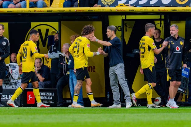 1. Bundesliga, 3. Spieltag, Borussia Dortmund vs. SC Paderborn 07 am 12.09.2026 Dreifach Auswechselung Ethan Nwaneri Fabio Silva Joey Veerman gegen Felix Nmecha Marcel Sabitzer Carney Chukwuemeka mit Niko Kovac *** Bundesliga 1, Matchday 3, Borussia Dortmund vs. SC Paderborn 07 on September 12, 2026: Triple substitution—Ethan Nwaneri, Fabio Silva, and Joey Veerman for Felix Nmecha, Marcel Sabitzer, and Carney Chukwuemeka—under Niko Kovac Copyright: xBahhoxKarax