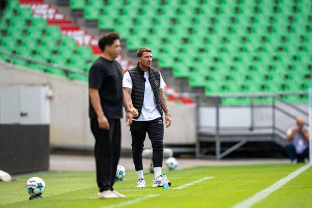 Pascal Reinhardt, coach of SG Sonnenhof Großaspach, and in the foreground, Samir Ferchichi, head coach of TSV Havelse; TSV Havelse vs. SG Sonnenhof Großaspach, soccer, 3rd Division, Matchday 5, September 6, 2026, DFB regulations prohibit any use of photographs as image sequences and or quasi-video. Hanover, Lower Saxony, Germany Copyright: xkolbert-press PhilipxZieglerx