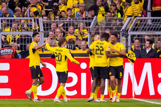 12.09.2026, Fussball, 3. Spieltag der 1. Fussball Bundesliga, Borussia Dortmund - SC Paderborn. Die Spieler des BVB bejubeln das Tor zum 2:0 durch Felix Nmecha (Borussia Dortmund). Dortmund Signal Iduna Park NRW Deutschland xRHR-FOTO DEx *** September 12, 2026, Soccer, Matchday 3 of the 1. Bundesliga, Borussia Dortmund vs. SC Paderborn BVB players celebrate Felix Nmecha s goal to make it 2–0 Borussia Dortmund, Signal Iduna Park, North Rhine-Westphalia, Germany xRHR PHOTO DEx Copyright: DennisxEwert RHR-FOTOx RHR-FOTO DE