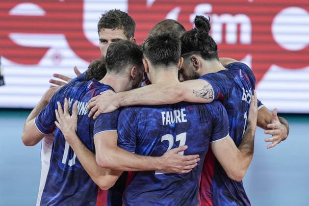 Turkiye v France - CEV EuroVolley 2026 Men CLUJ-NAPOCA, ROMANIA - SEPTEMBER 12: Players of France celebrate after a point during the CEV EuroVolley 2026 match between Turkiye and France at the BTarena in Cluj-Napoca, Romania, on September 12, 2026. Osmancan Gurdogan Anadolu Cluj-Napoca Romania. Editorial use only. Please get in touch for any other usage.  Copyright: x2026xAnadoluxOsmancanxGurdoganx