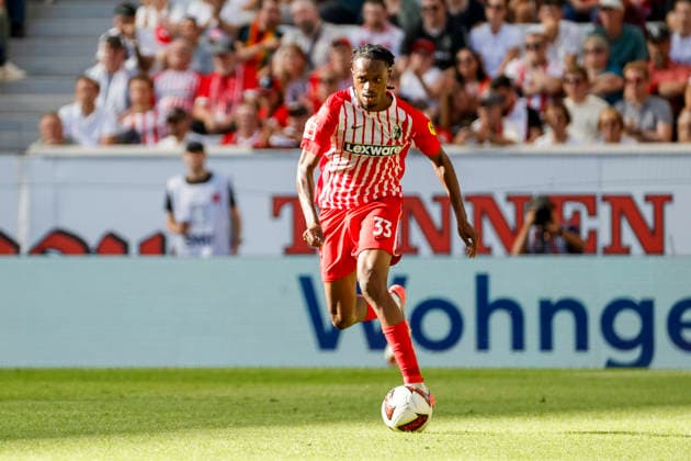 Jordy Makengo (SC Freiburg, 33) am Ball , Deutschland, Fussball, 1. Bundesliga, 3.Spieltag, 2026 2027, SC Freiburg vs. Borussia Mönchengladbach, 12.09.2026, Freiburg im Breisgau Europa-Park Stadion Deutschland *** Jordy Makengo, SC Freiburg, 33 with the ball, Germany, soccer, Bundesliga 1, Matchday 3, 2026–2027, SC Freiburg vs. Borussia Mönchengladbach, September 12, 2026, Freiburg im Breisgau, Europa-Park Stadium, Germany Copyright: xGrantxHubbsx