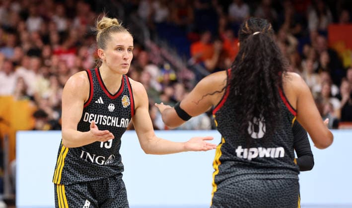 Leonie Fiebich, Nyara Sabally, Upper Body, Sports, Basketball, FIBA World Cup, Women s World Championship, World Cup, Semifinals, 2026–2027 Season, December 9, 2026, France (FRA) vs. DBB Germany (GER)