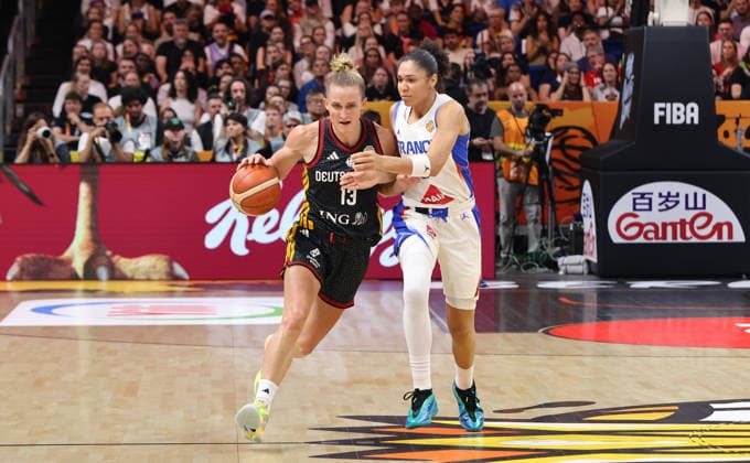 Leonie Fiebich with the ball, Janelle Salaun, one-on-one, game action, sports, basketball, FIBA World Cup, Women s World Championship, World Cup, semifinals, 2026–2027 season, December 9, 2026, France (FRA) vs. DBB Germany (GER)