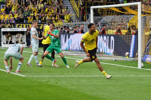 12.09.2026, xgrfx, Fussball 1.Bundesliga, Borussia Dortmund - SC Paderborn 07 v.l. Tor, Felix Nmecha zum 2:0 (Borussia Dortmund) (DFL DFB REGULATIONS PROHIBIT ANY USE OF PHOTOGRAPHS as IMAGE SEQUENCES and or QUASI-VIDEO) Dortmund *** September 12, 2026, xgrfx, Soccer, Bundesliga 1, Borussia Dortmund vs. SC Paderborn 07, goal, Felix Nmecha makes it 2–0 for Borussia Dortmund. DFL and DFB regulations prohibit any use of photographs as image sequences and or quasi-video. Dortmund