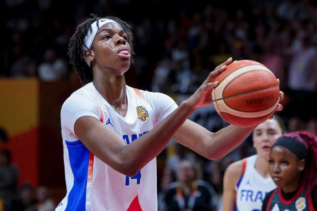 Dominique Malonga of France controls the ball during the FIBA Women s Basketball World Cup Germany 2026 semifinal match between France and Germany at the Berlin Arena on September 12, 2026, in Berlin, Germany. Photo by Marco Steinbrenner, DeFodi Images