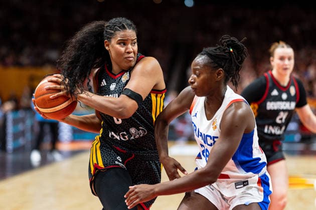 Nyara Sabally (Germany), No. 8, dribbling; Migna Toure (France), No. 28; GER, France vs. Germany, Basketball, 2026 FIBA Women s World Cup, Semifinals, September 12, 2026, GER, France vs. Germany, Basketball, 2026 FIBA Women s World Cup, Semifinals, September 12, 2026, Berlin Copyright: xEibner-Pressefoto MaxxVincenx EP_MVN