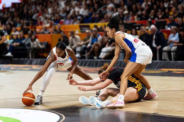 Valeriane Ayayi (France, No. 11), Lina Sontag (Germany, No. 24), and Leila Lacan (France, No. 71) in a one-on-one battle for the ball, GER, France vs. Germany, basketball, 2026 FIBA Women’s World Cup, Semifinal, September 12, 2026, GER, France vs. Germany, basketball, 2026 FIBA Women’s World Cup, Semifinal, September 12, 2026, Berlin Copyright: xEibner-Pressefoto MaxxVincenx EP_MVN