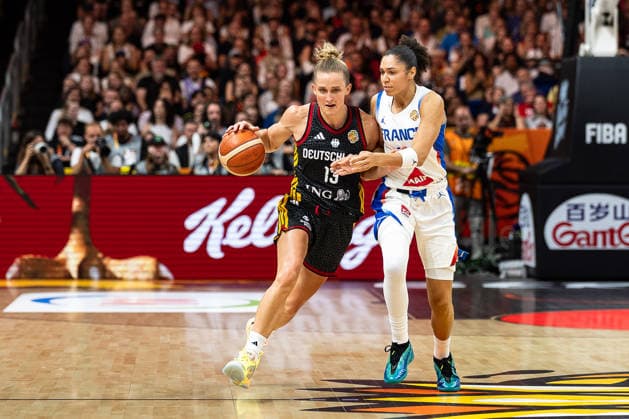 Leonie Fiebich (Germany), No. 13 dribbling; Janelle Salaun (France), No. 13; GER, France vs. Germany, Basketball, 2026 FIBA Women s World Cup, Semifinals, September 12, 2026, GER, France vs. Germany, Basketball, 2026 FIBA Women’s World Cup, Semifinals, September 12, 2026, Berlin Copyright: xEibner-Pressefoto MaxxVincenx EP_MVN