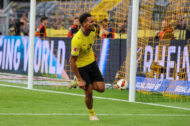 Dortmund, Deutschland: 12.09.2026 - 1. Bundesliga 2026 27 - 3. Spieltag - Borussia Dortmund vs. SC Paderborn Im Bild: Torschütze Felix Nmecha (BVB) macht das Tor zum 2:0 für Dortmund und jubelt (DFL DFB REGULATIONS PROHIBIT ANY USE OF PHOTOGRAPHS as IMAGE SEQUENCES and or QUASI-VIDEO) *** *** Dortmund, Germany September 12, 2026, Bundesliga 2026-27, Matchday 3: Borussia Dortmund vs. SC Paderborn. Pictured: Goal scorer Felix Nmecha of BVB scores the 2-0 goal for Dortmund and celebrates. DFL and DFB regulations prohibit any use of photosOGRAPHS as IMAGE SEQUENCES and or QUASI-VIDEO *** Copyright: HMBxMedia MadeleinexFantini