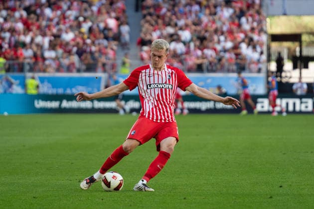 12.09.2026, xjyhynx, Fussball 1.Bundesliga, SC Freiburg - Borussia Mönchengladbach v.l., Flanke von Matthias Ginter (28, SC Freiburg) (DFL DFB REGULATIONS PROHIBIT ANY USE OF PHOTOGRAPHS as IMAGE SEQUENCES and or QUASI-VIDEO) Freiburg *** September 12, 2026, xjyhynx, Soccer 1st Bundesliga, SC Freiburg vs. Borussia Mönchengladbach, cross by Matthias Ginter at 28, SC Freiburg. DFL and DFB regulations prohibit any use of photographs as image sequences and or quasi-video. Freiburg