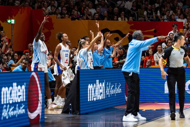 French bench celebrates; Valeriane Ayayi (France), 11; Marieme Badiane (France), 22; Romane Bernies (France), 47; GER; France vs. Germany; basketball; 2026 FIBA Women’s World Cup; Semifinals, September 12, 2026 GER, France vs. Germany, Basketball, 2026 FIBA Women’s World Cup, Semifinals, September 12, 2026 Berlin Copyright: xEibner-Pressefoto MaxxVincenx EP_MVN